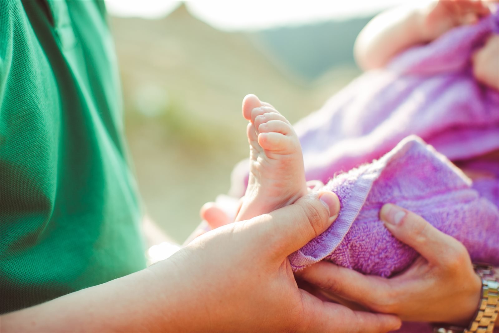 Newborn Care: Feeding, Growth and Warning Signs